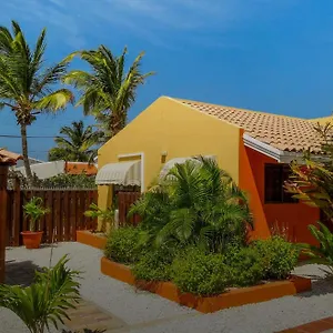 carinas-studio-apartments.comcaribbean.com/