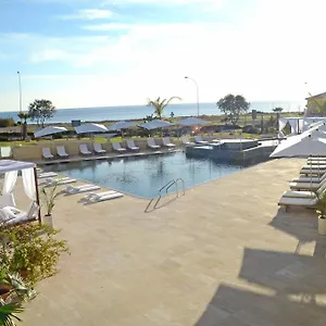 E-hotel Larnaca & 4*, Перволия Кипр
